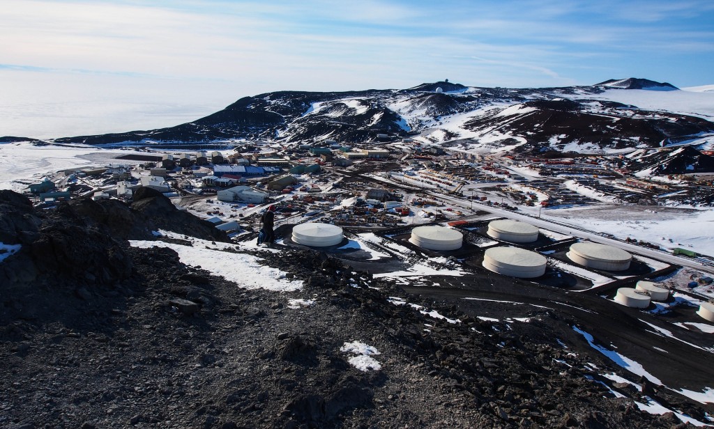 Observation Hill : McMurdo's Local Mountain - Glacier Explorer